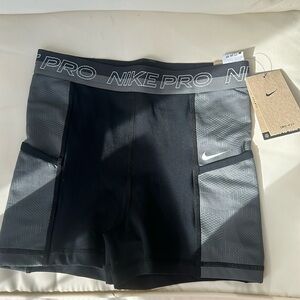 NWT - NIKE PRO WOMENS ATHLETIC SHORTS